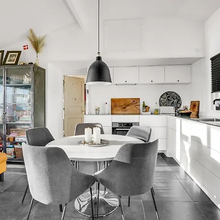 2 Bedroom Amazing In Дом отдыха