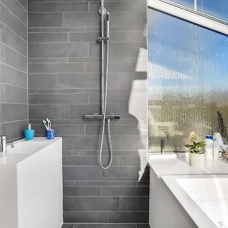 2 Bedroom Amazing In *